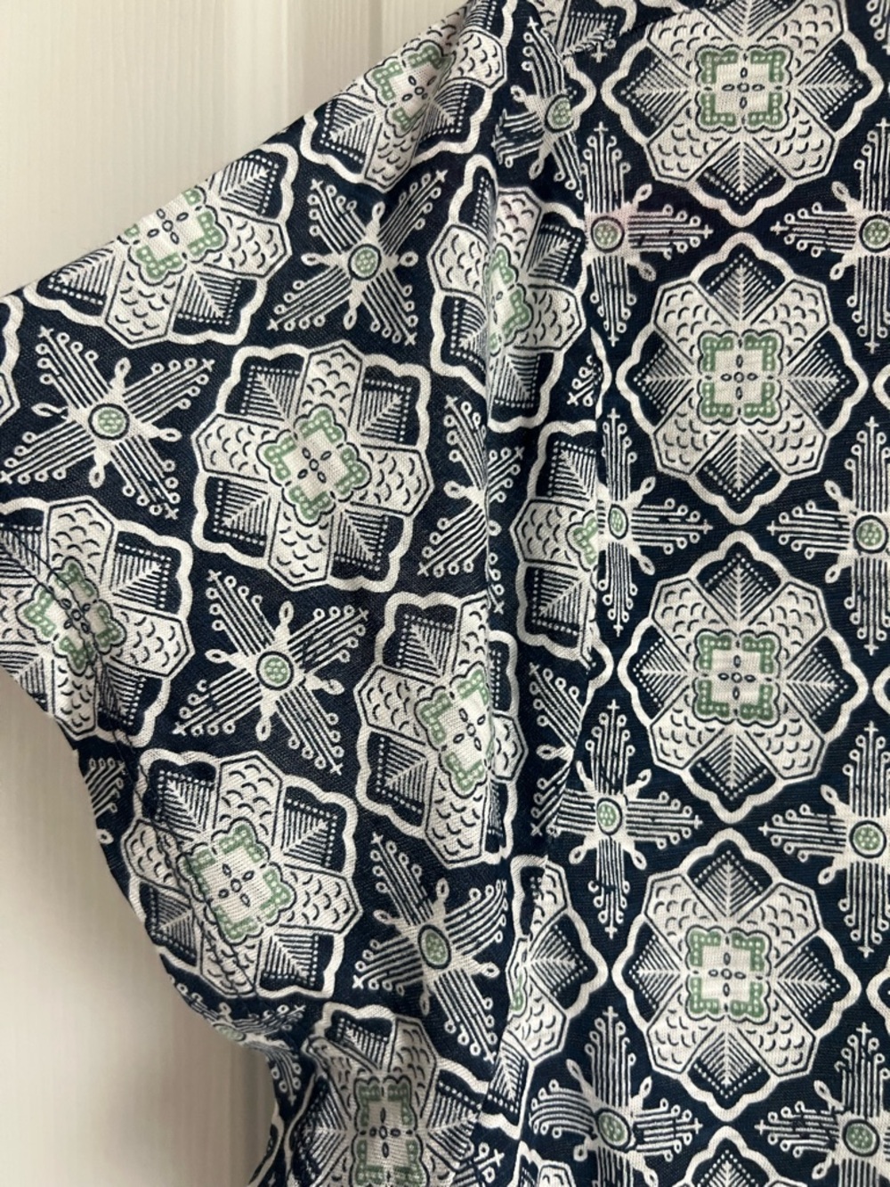 Lucky Brand Black & Green Printed Short Sleeve Tunic - Picture 4 of 6